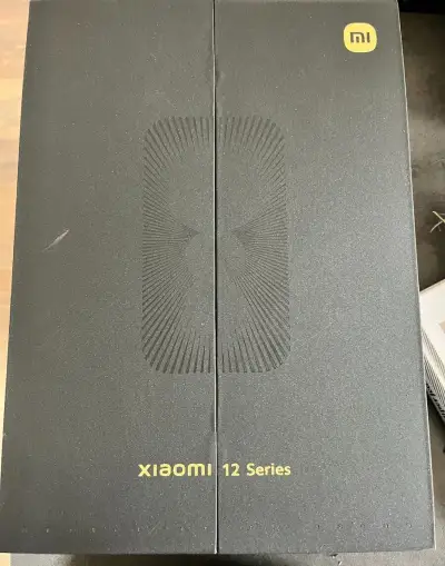 Xiaomi 12 Series Gift Box – Mini Grinder + Portable Blender