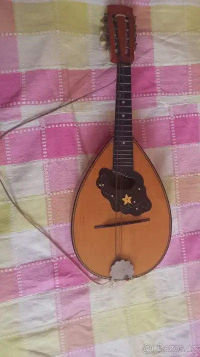 Starožitná loutna