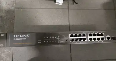 TP-link TL-SL2218Web 16x 100Mbps + 2x Giga Smart switch