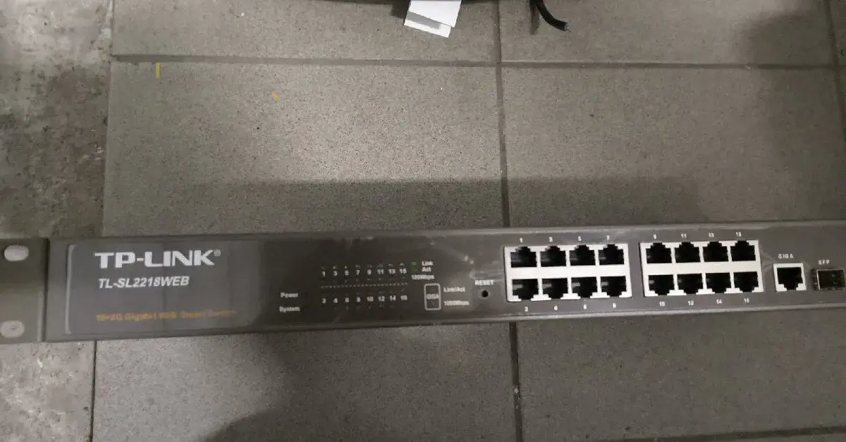 TP-link TL-SL2218Web 16x 100Mbps + 2x Giga Smart switch