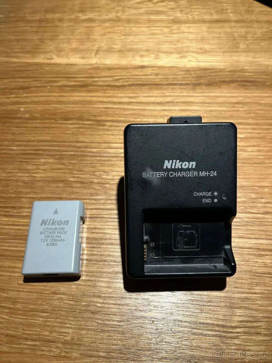 Nabíječka Nikon MH-24 a baterie Nikon EN-EL14a
