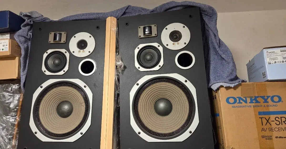 Pioneer HPM-70