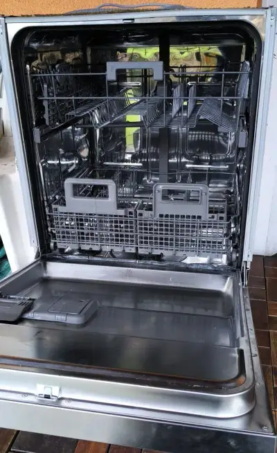 Vestavná myčka nádobí Whirlpool 60 cm