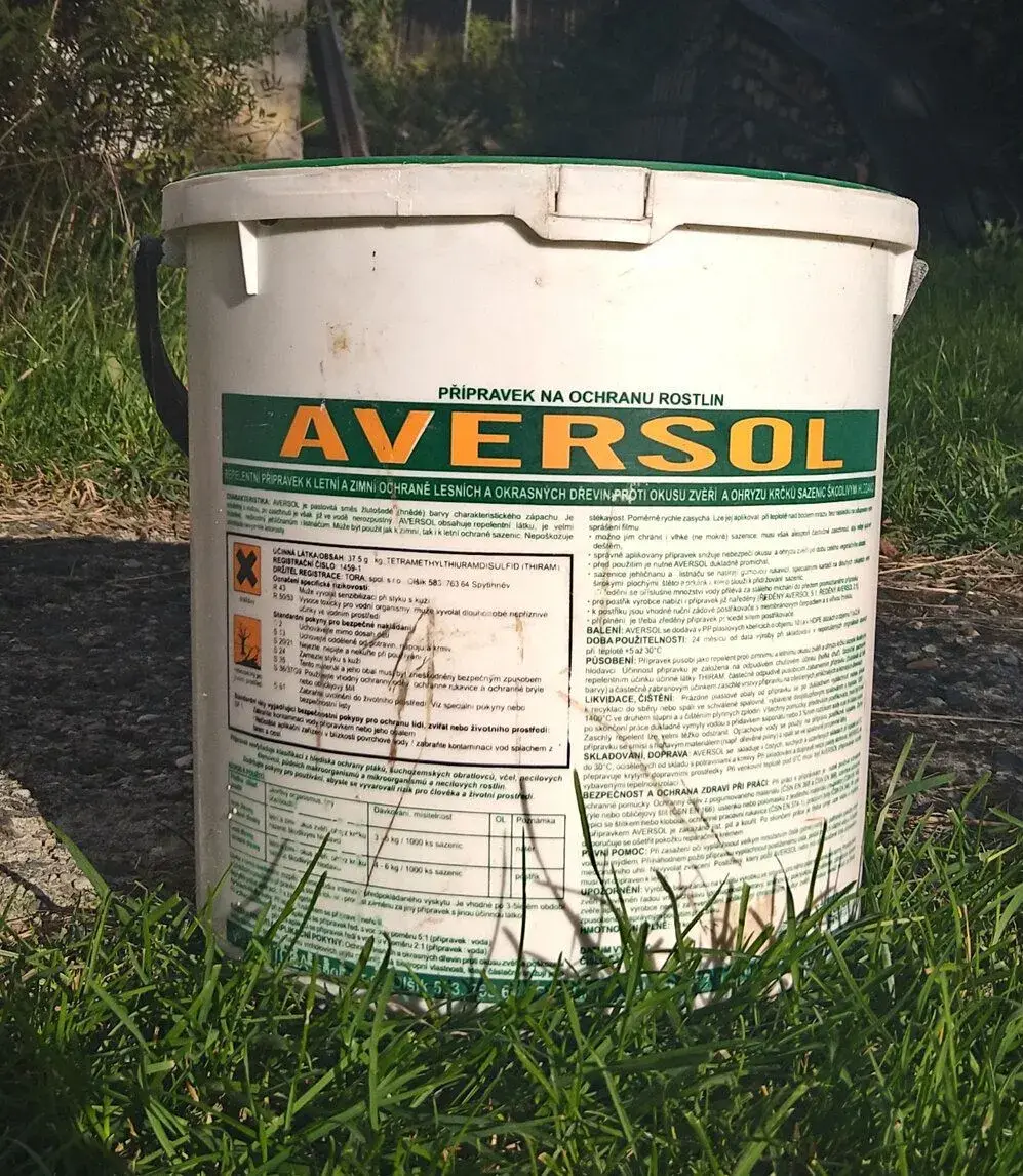 Aversol, ochrana proti okusu dřevin
