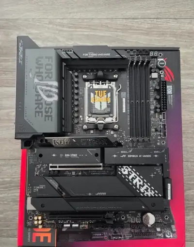 ASUS ROG STRIX X870E-E WIFI - Záruka 2,5 roku