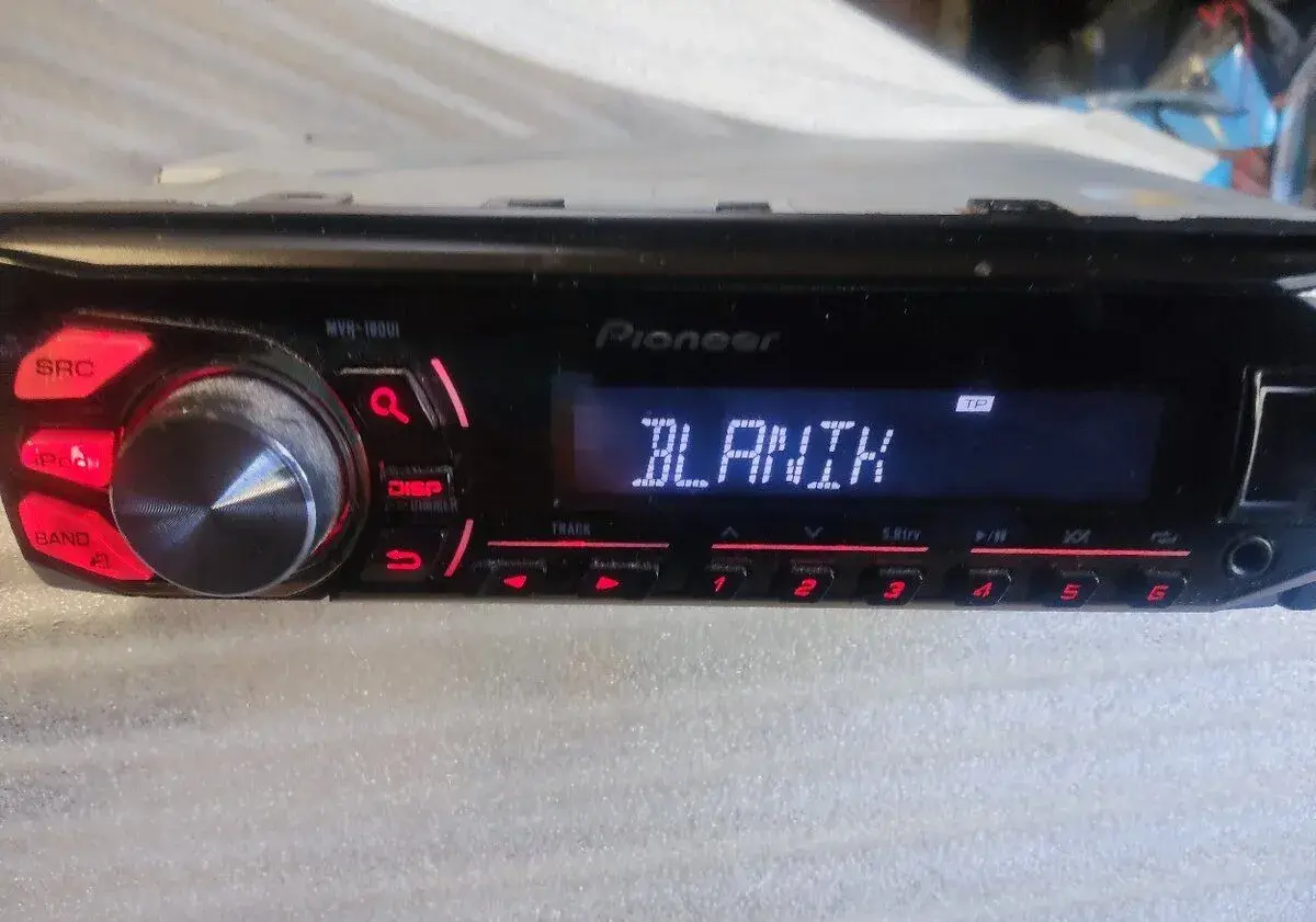 Pioneer MVH - 1600 UI
