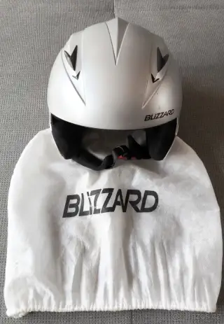 Dětská lyžařská helma BLIZZARD (8-12 let)