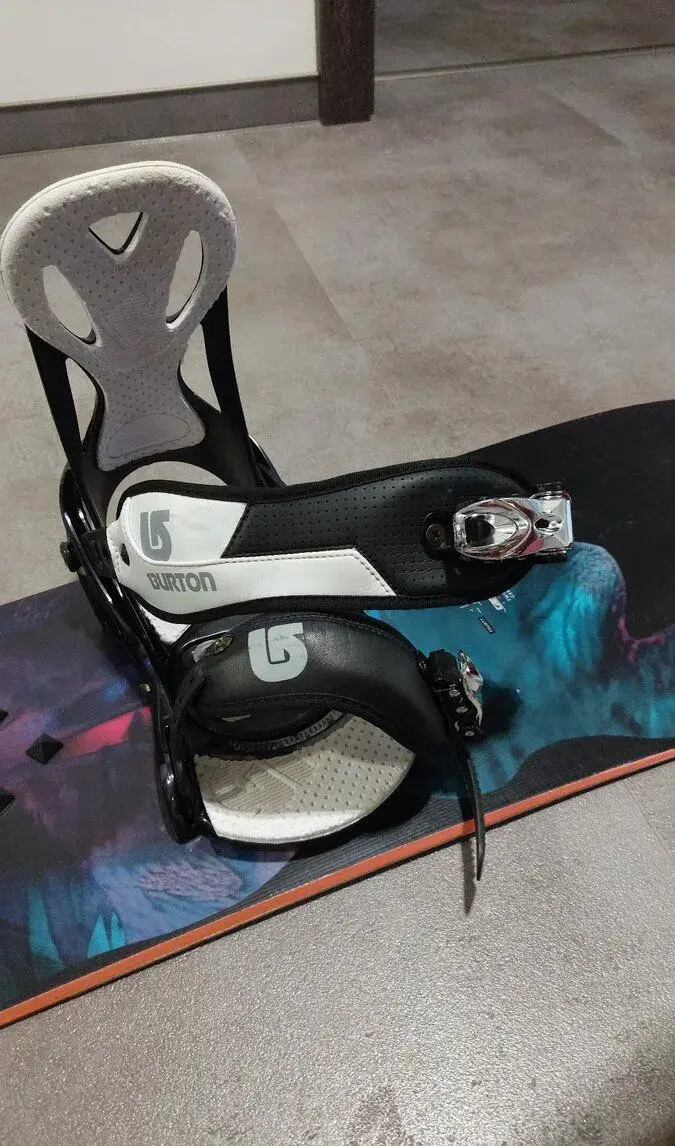 Dámský snowboard + vázání + obal