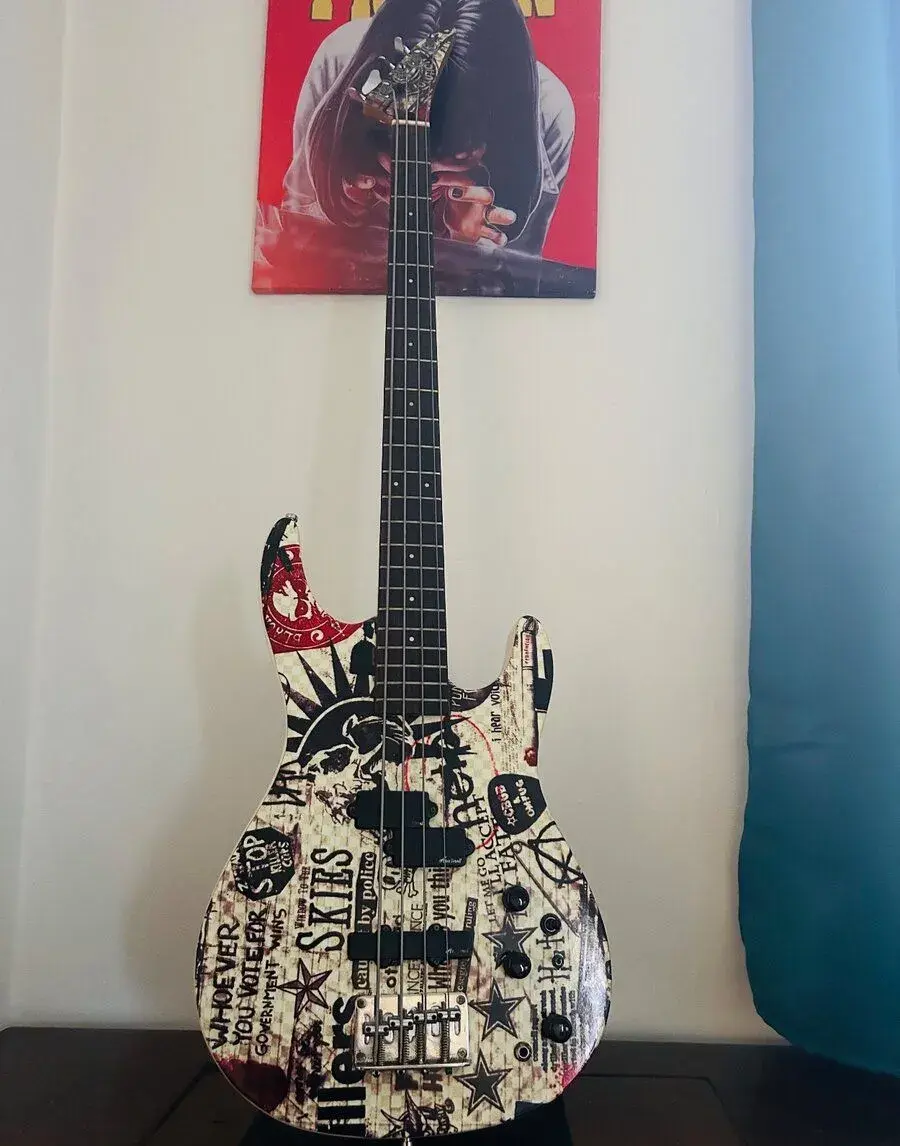 Baskytara Japonsko