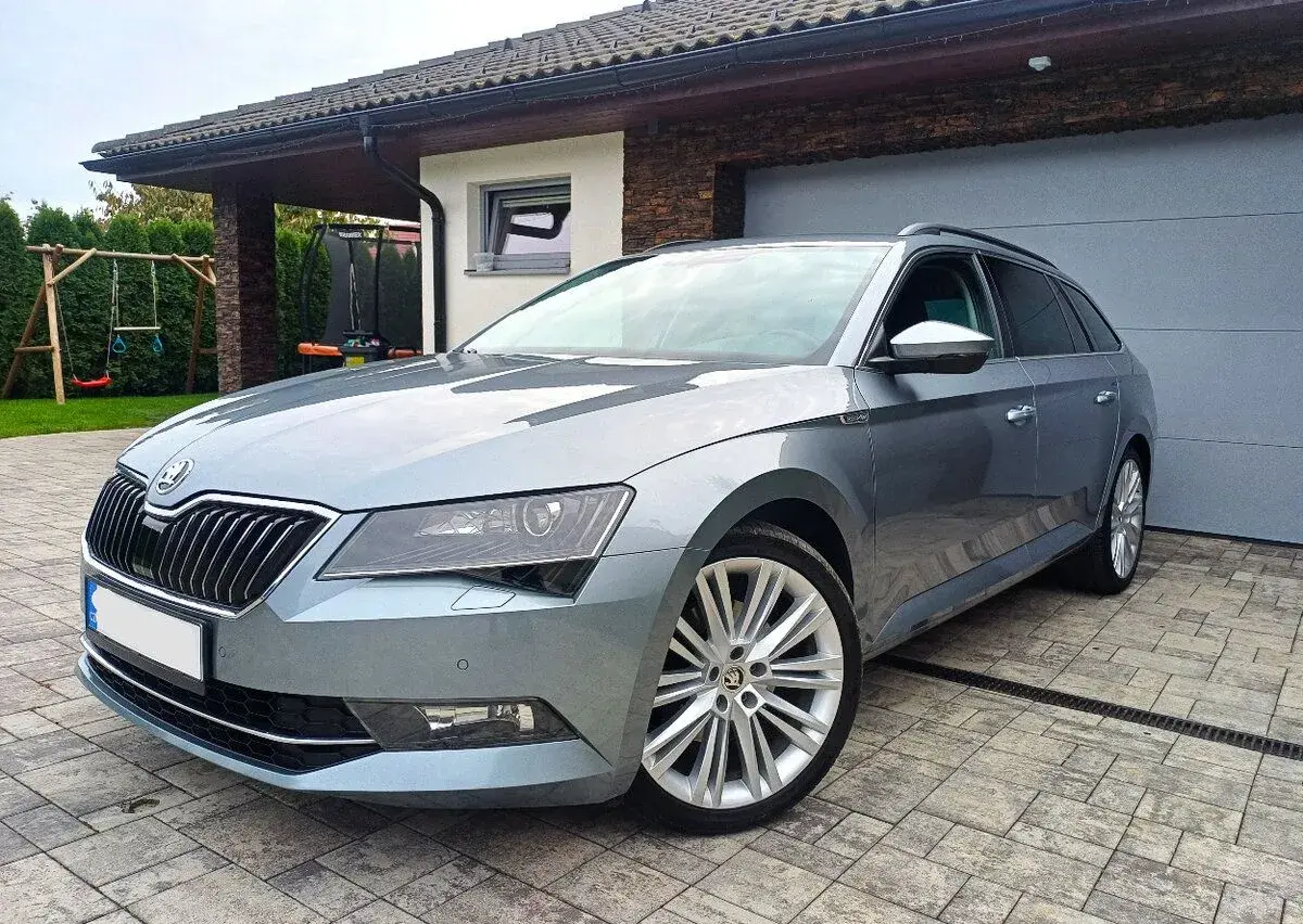 Škoda SUPERB – 2017, 215 000 km
