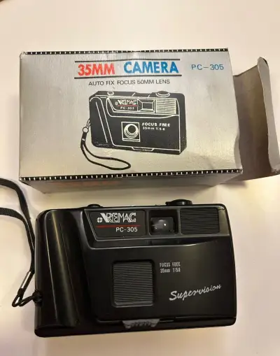 Starožitný fotoaparát Remac PC - 305
