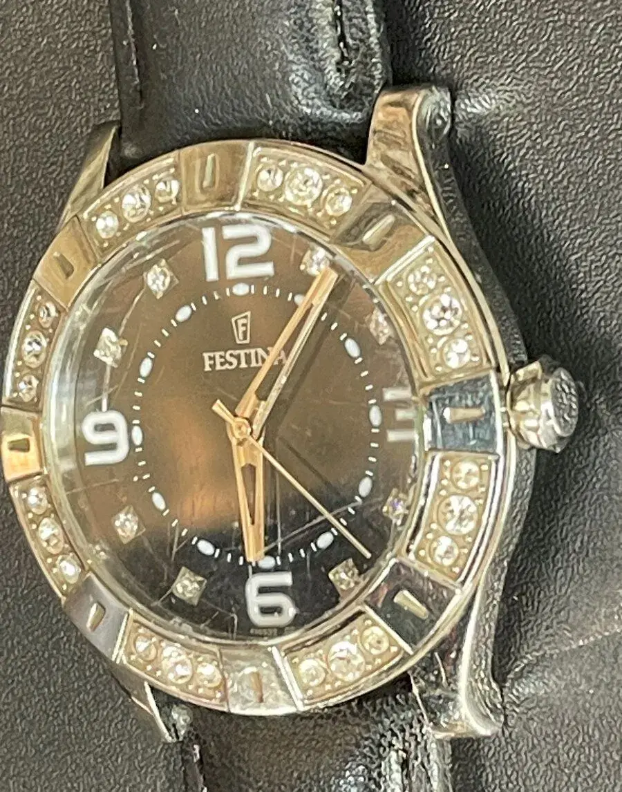 Damské hodinky Festina, quartz, plně funkčni.