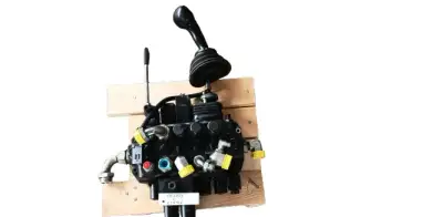 Merlo rozvaděč + joystick