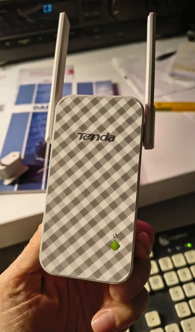 Tenda N300 model A9 zesilovač