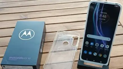 Mobilní telefon Motorola One Fusion + 6GB RAM, 128GB