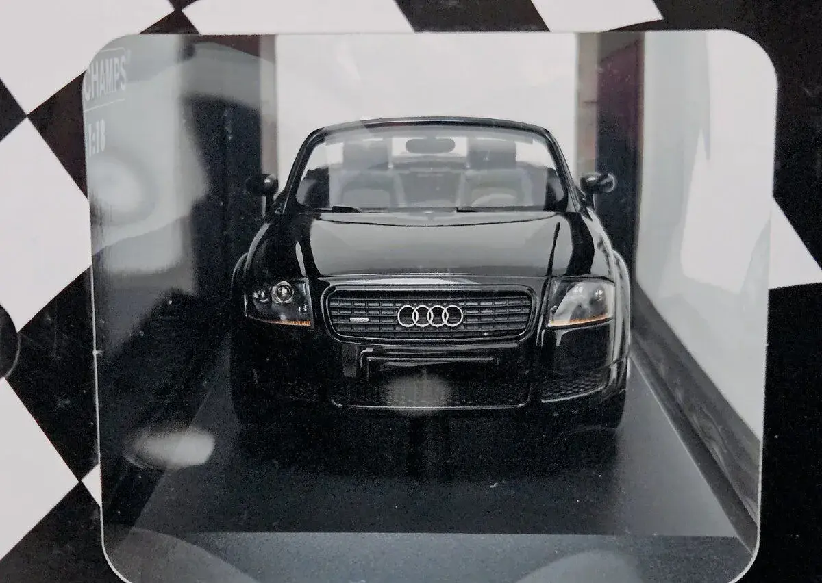 Audi TT 1:18 Minichamps