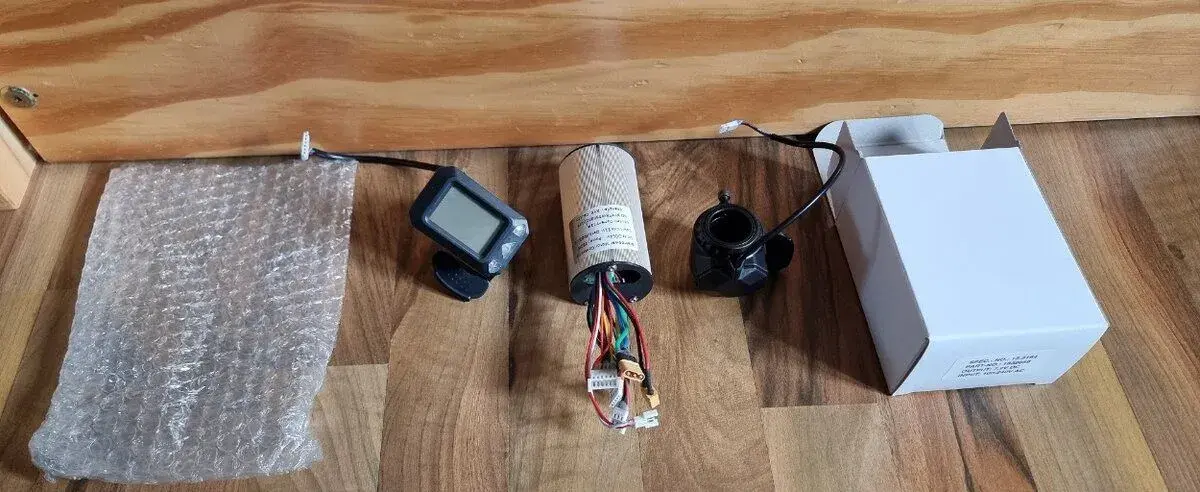 Regulátor pro elektrické koloběžky 24V / 250W + LCD