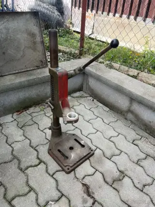 Stojan na vrtačku