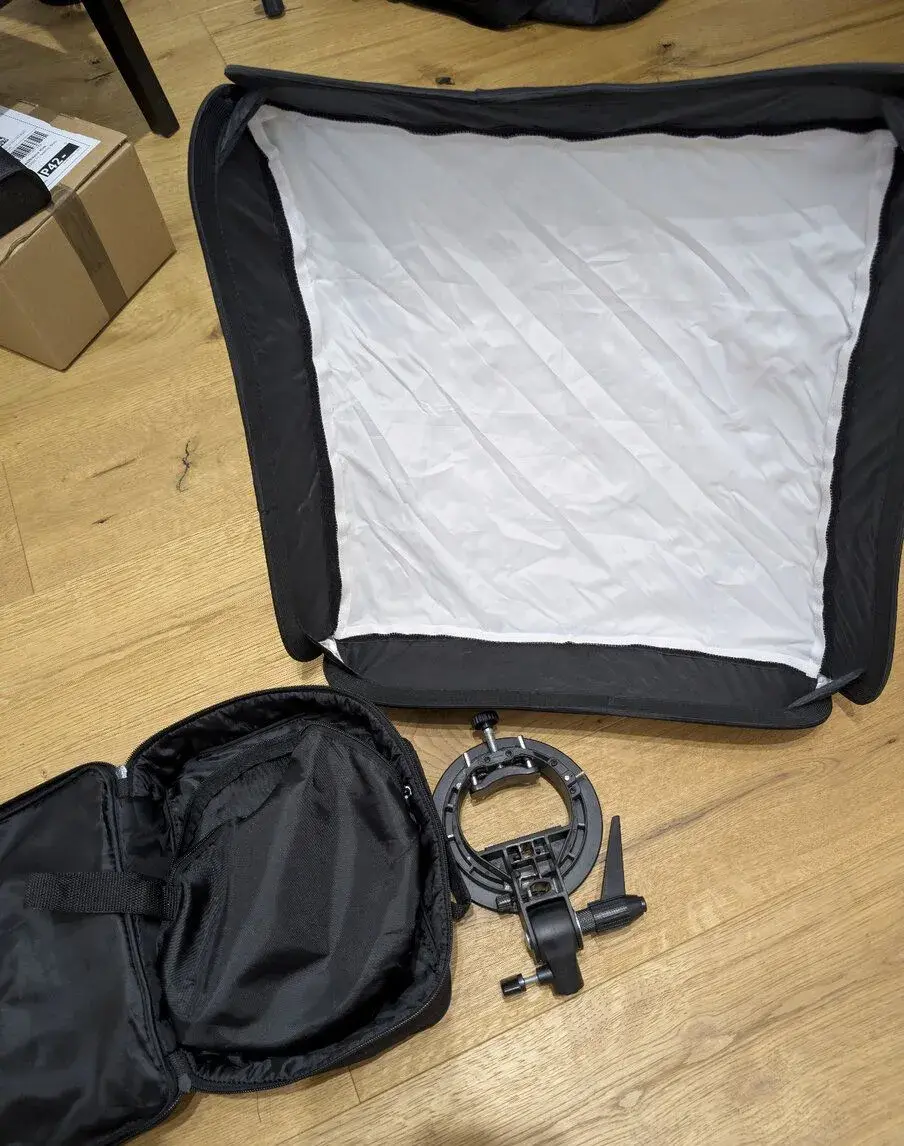 Softbox Neewer Godox 60x60 s držákem pro blesk