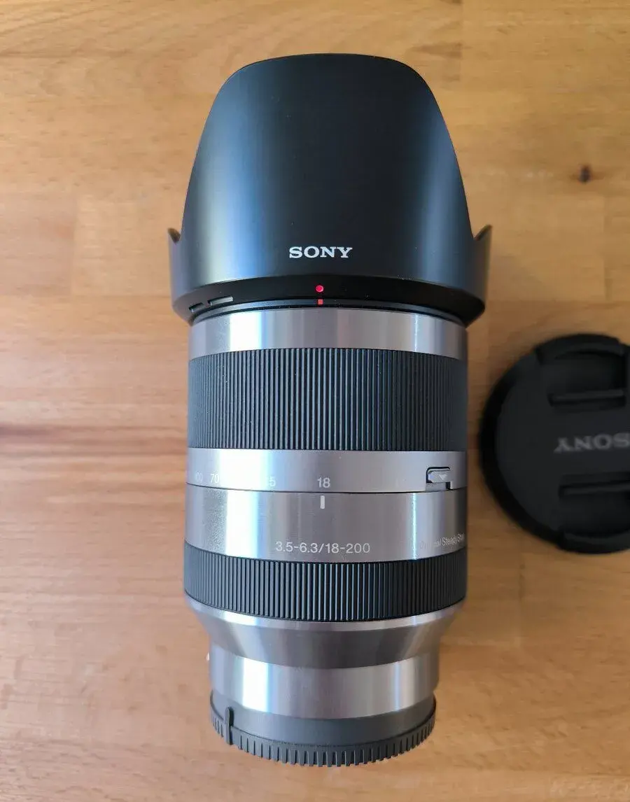 SONY SEL18200 teleobjektiv