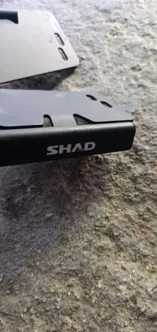 Držák zadního kufru