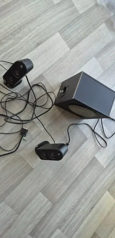 2+1 zvuková soustava LOGITECH