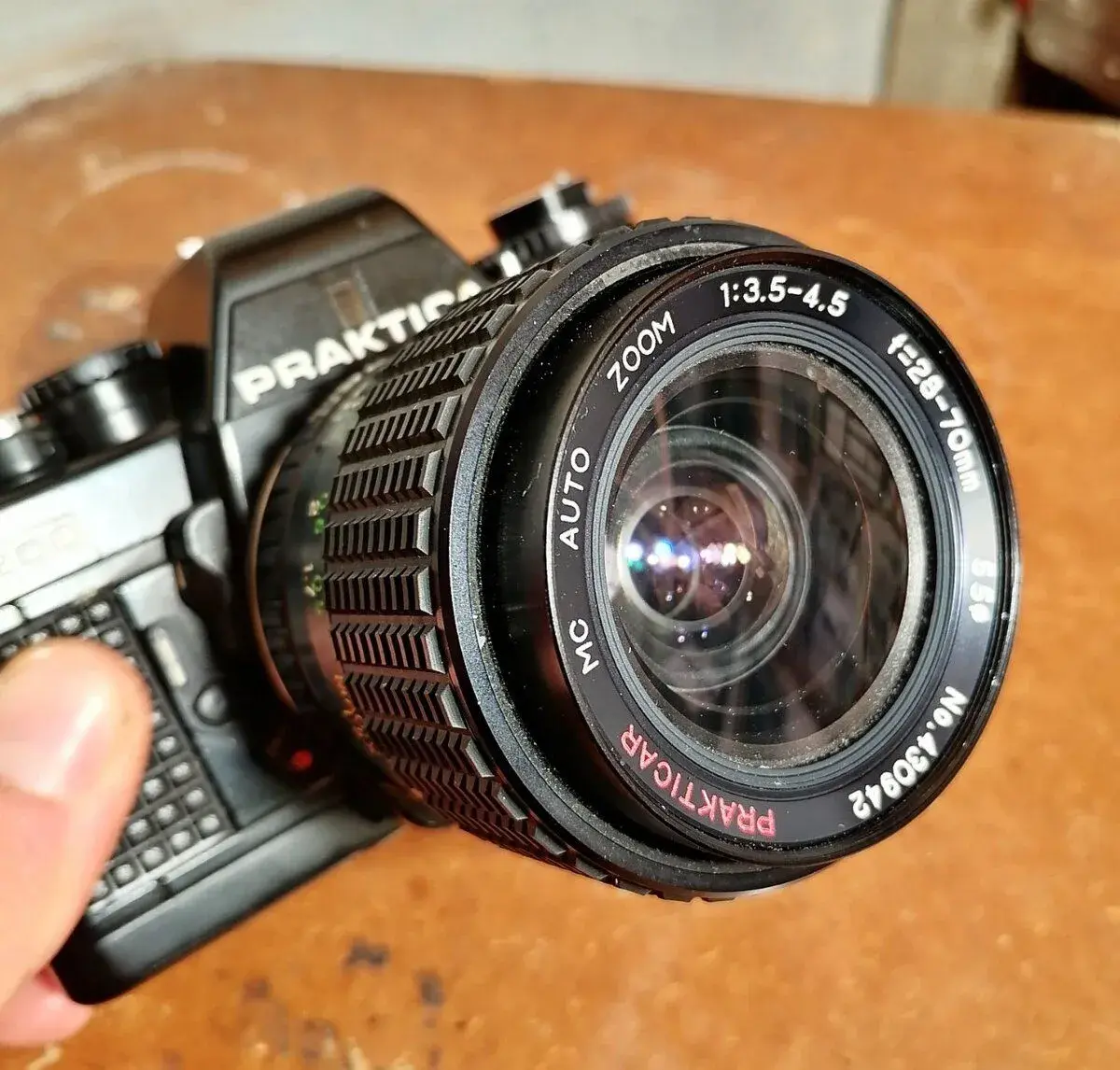 Praktica B200 + ZOOM 28~70mm, rok 1979, plně funkční