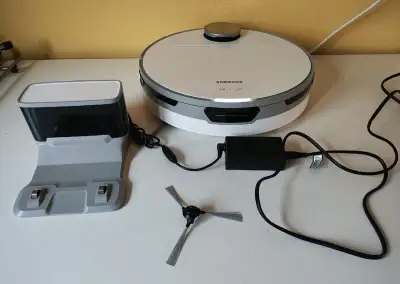 Vysavač Samsung Jet Bot