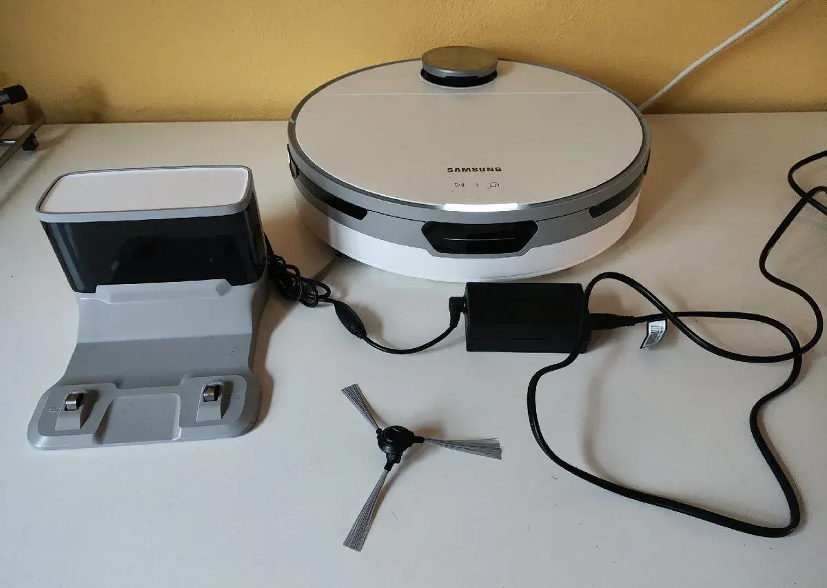 Vysavač Samsung Jet Bot
