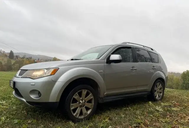 Mitsubishi Outlander – 2009, 225 400 km