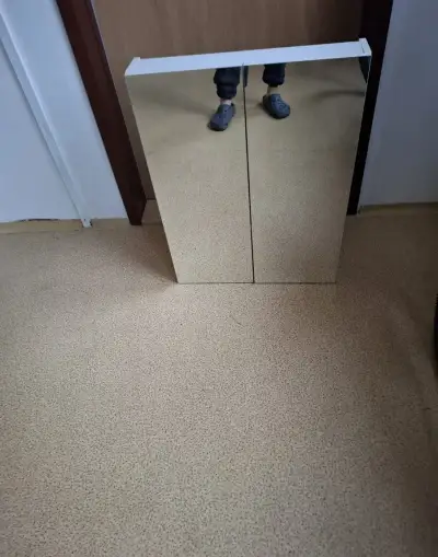 Galerka, koupelnová skříňka