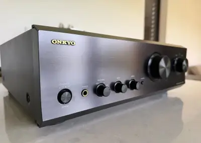 Onkyo A 9555, integrovaný zesilovač D