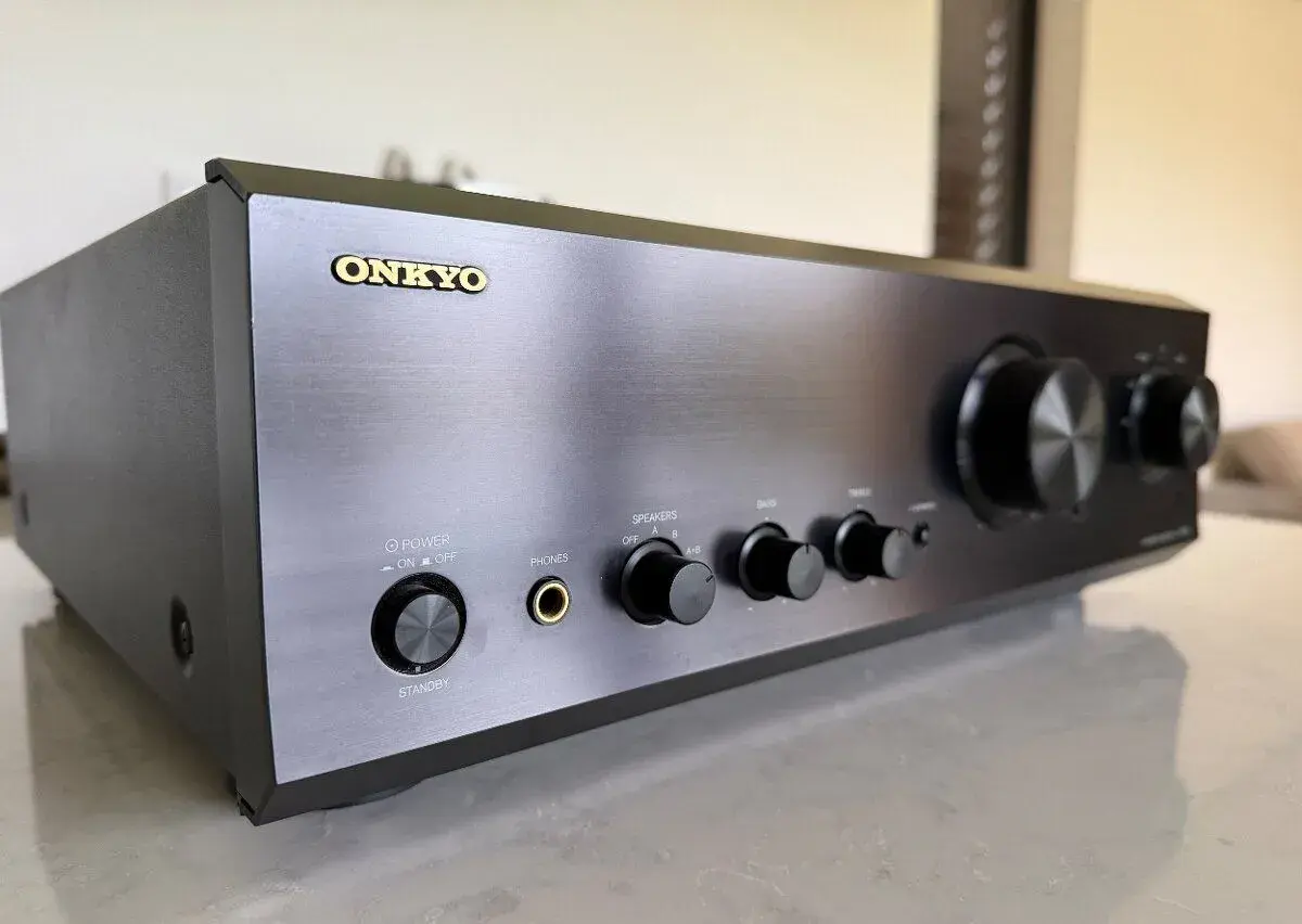 Onkyo A 9555, integrovaný zesilovač D
