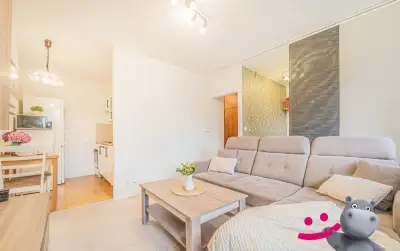 Světlý a vybavený byt 1+1 s velkým balkonem, Kladno-Kročehla