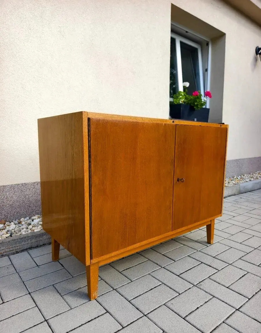 Krásná Retro komoda Brusel