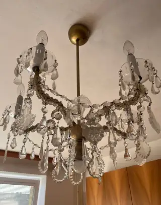 Kříšťálový lustr