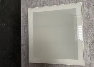 Skleněná skříňka Ikea Besta