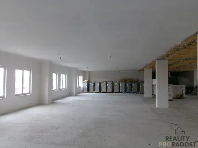 Pronájem skladu 600m2 Brno Chrlice