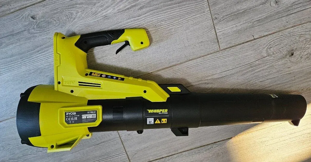 Nový fukar Ryobi Whisper RY18BLXC-0 18 V