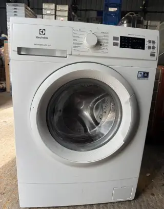 Úzká SLIM pračka Electrolux PerfectCare