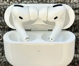 Apple AirPods Pro 1. generace – výborný stav