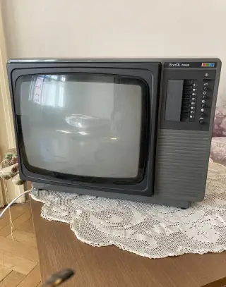 Přenosný barevný televizor Brožík