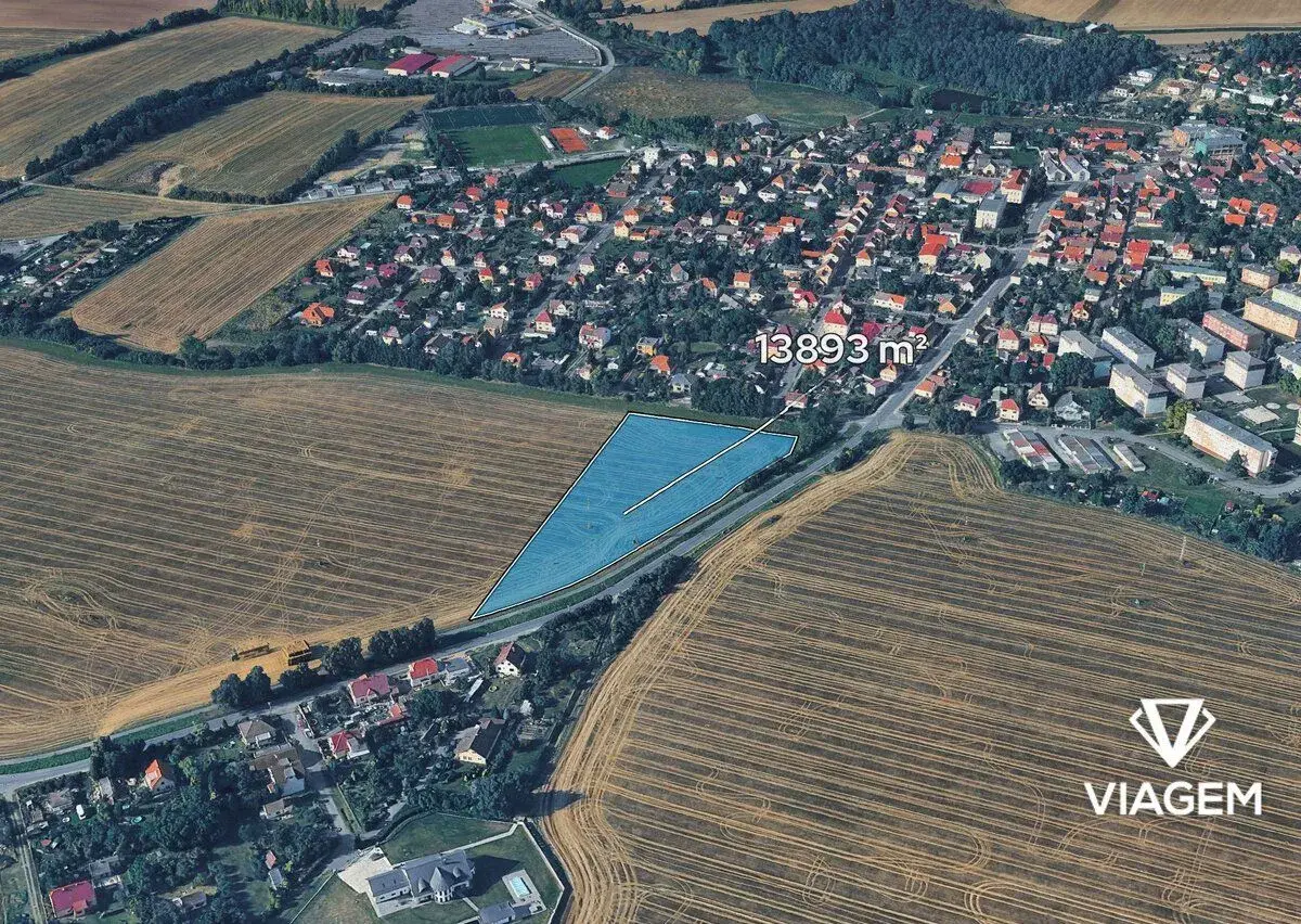 Pole 13 893 m², Podíl 6 % o výměře 868 m²
