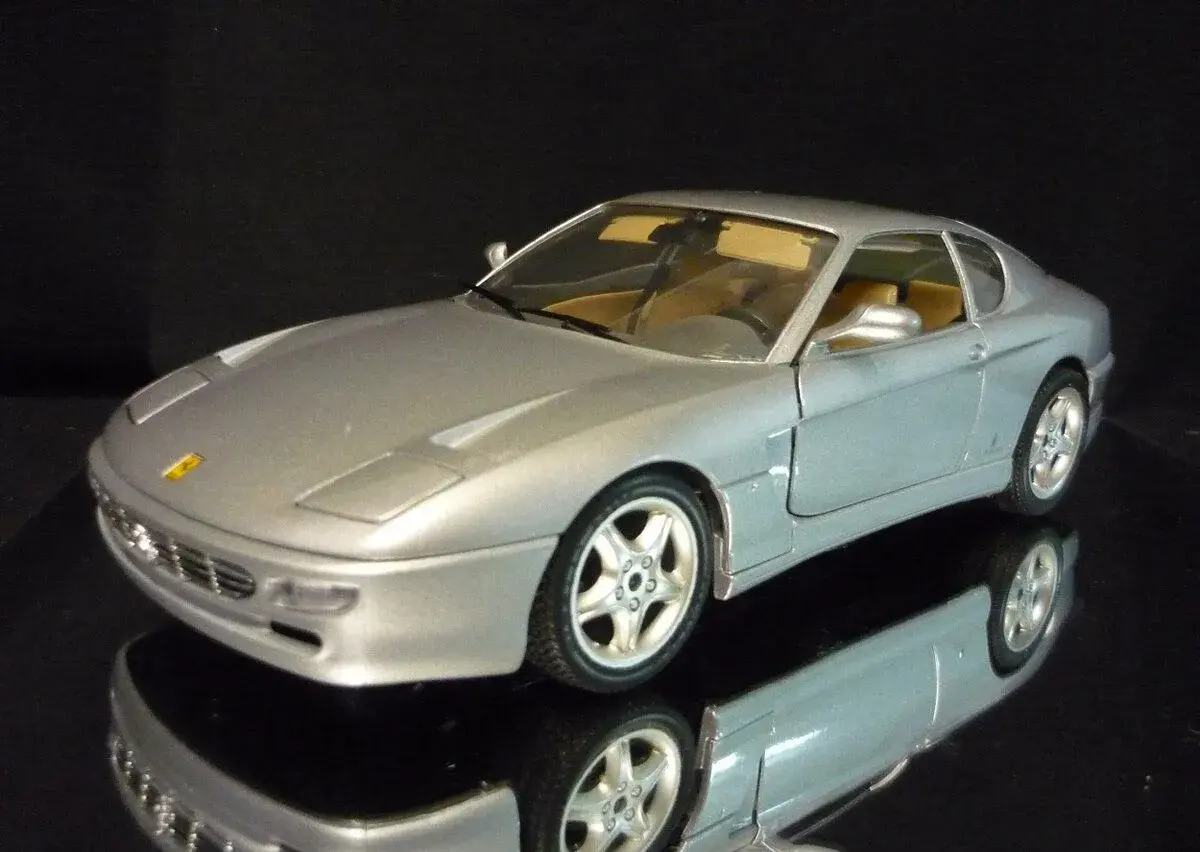 Ferrari 456 GT stříbrné Bburago 1/18