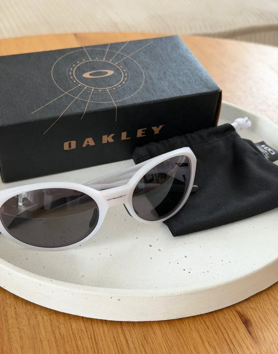 Nové sluneční brýle Oakley Eyejacket Redux (Matte Vapor)