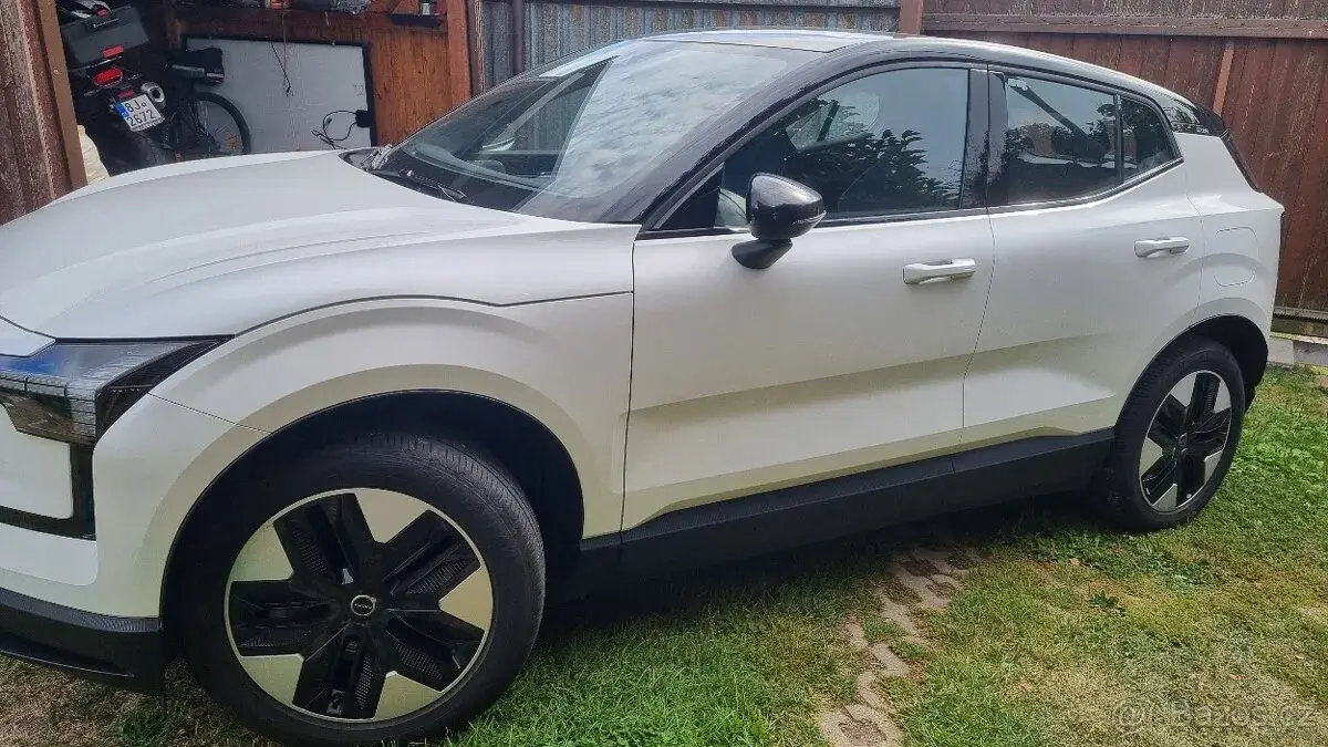 Volvo EX30