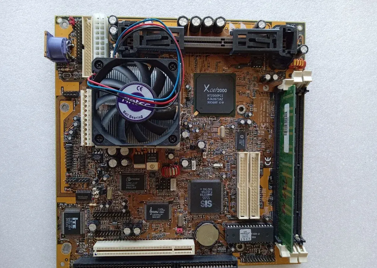 RETRO základní deska, Intel Celeron 400MHz. Slot 1