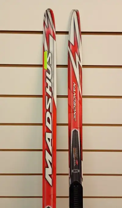 běžky na skate MADSHUS NANOSONIC na desce NIS, délka 175 cm