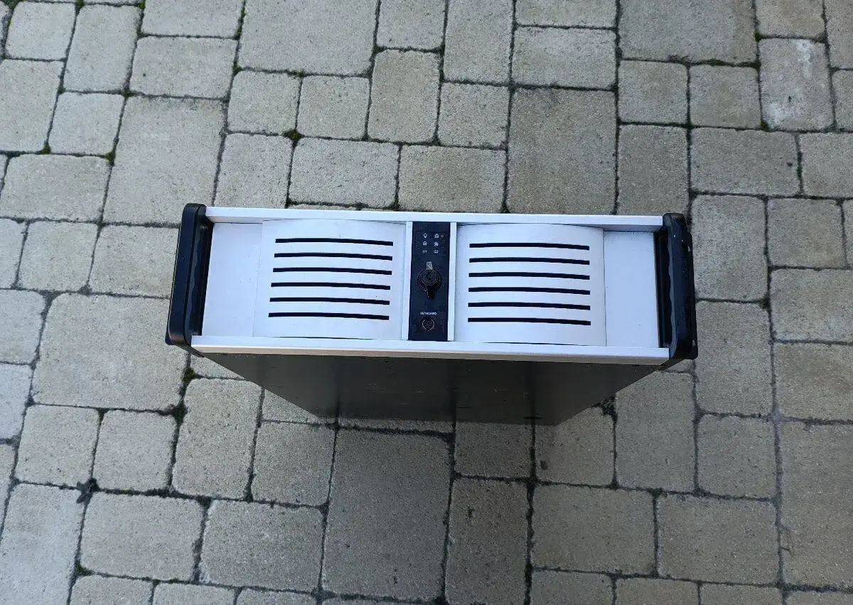 Rack skříně