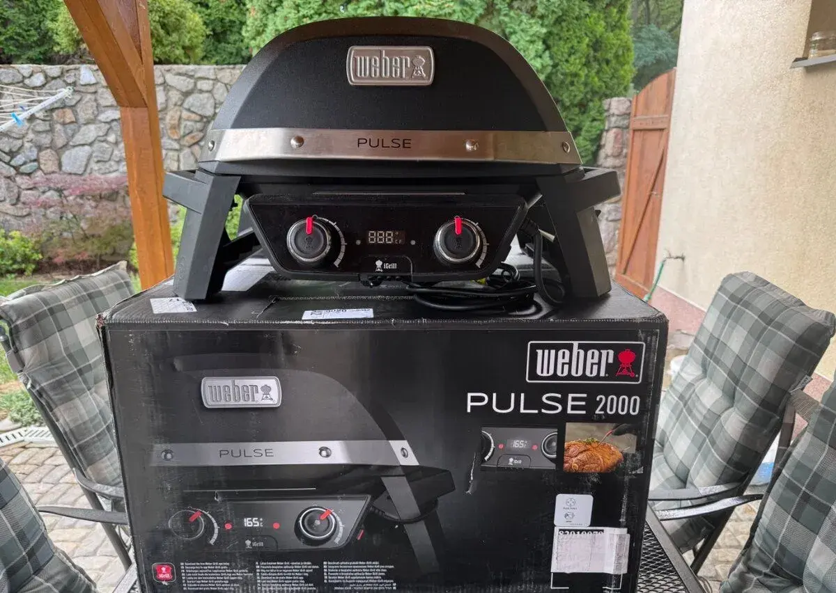 Gril Weber Pulse 2000